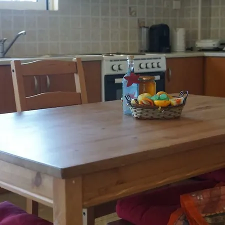 Floras Apartmet 레팀노